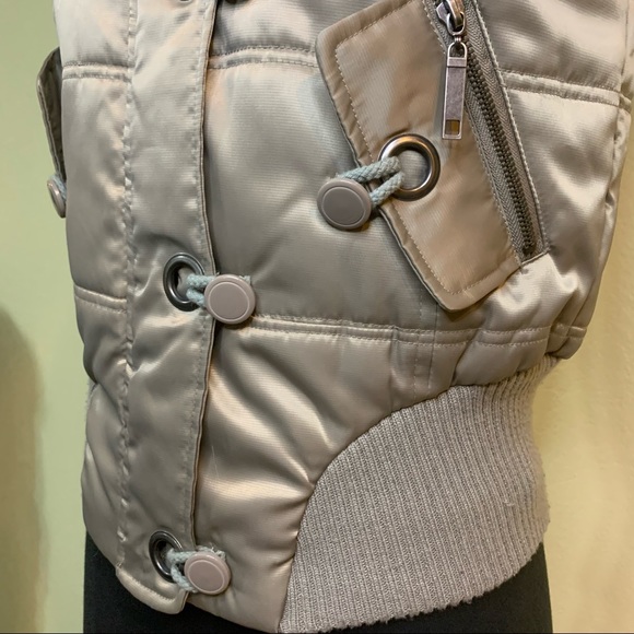 Refuge puffer vest - Picture 3 of 10